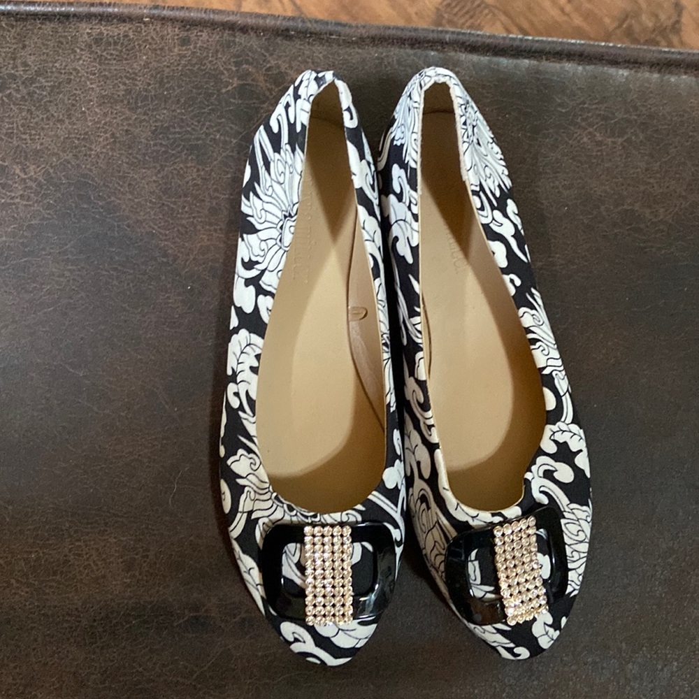 Black and white flowered loafers size 7